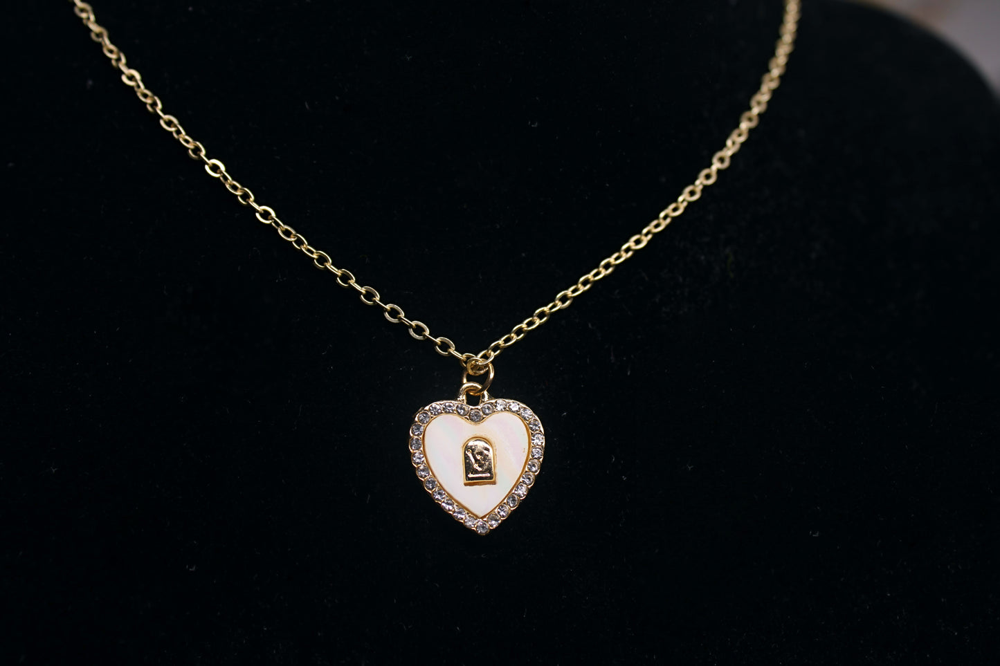 Elegant Heart pendant Necklace with crystal Accents